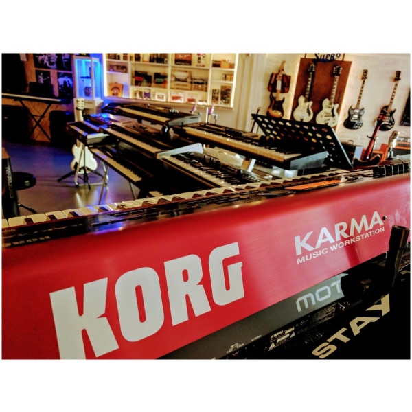 Sintetizador Korg Karma Workstation Impecable