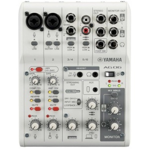 Consola Yamaha AG06 MK2 Mixer de 6 Canales y USB