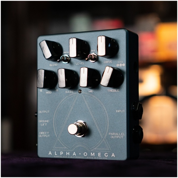 Pedal Darkglass Alpha Omega Preamp Overdrive para Bajo - Imagen 3